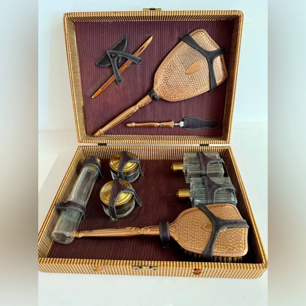 Vintage 1940s  Vanity copper and brass set.Missing comb.